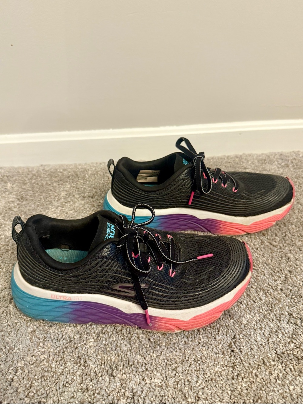 Skechers Go Run Women's Black Multi-Colored Soles Size 7 Shoes